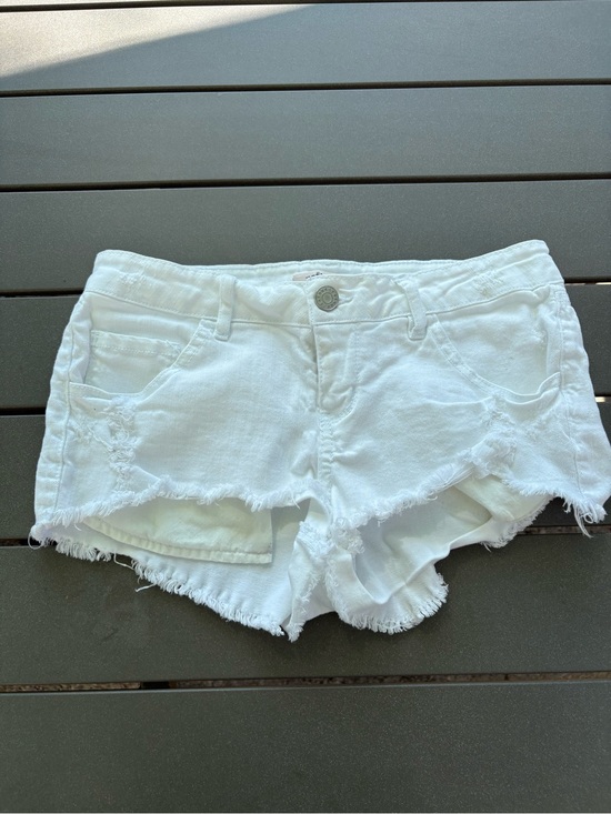 Refuge Pants - Vintage Y2K Refuge Distressed White Denim Low Cut Shorts Size 6
